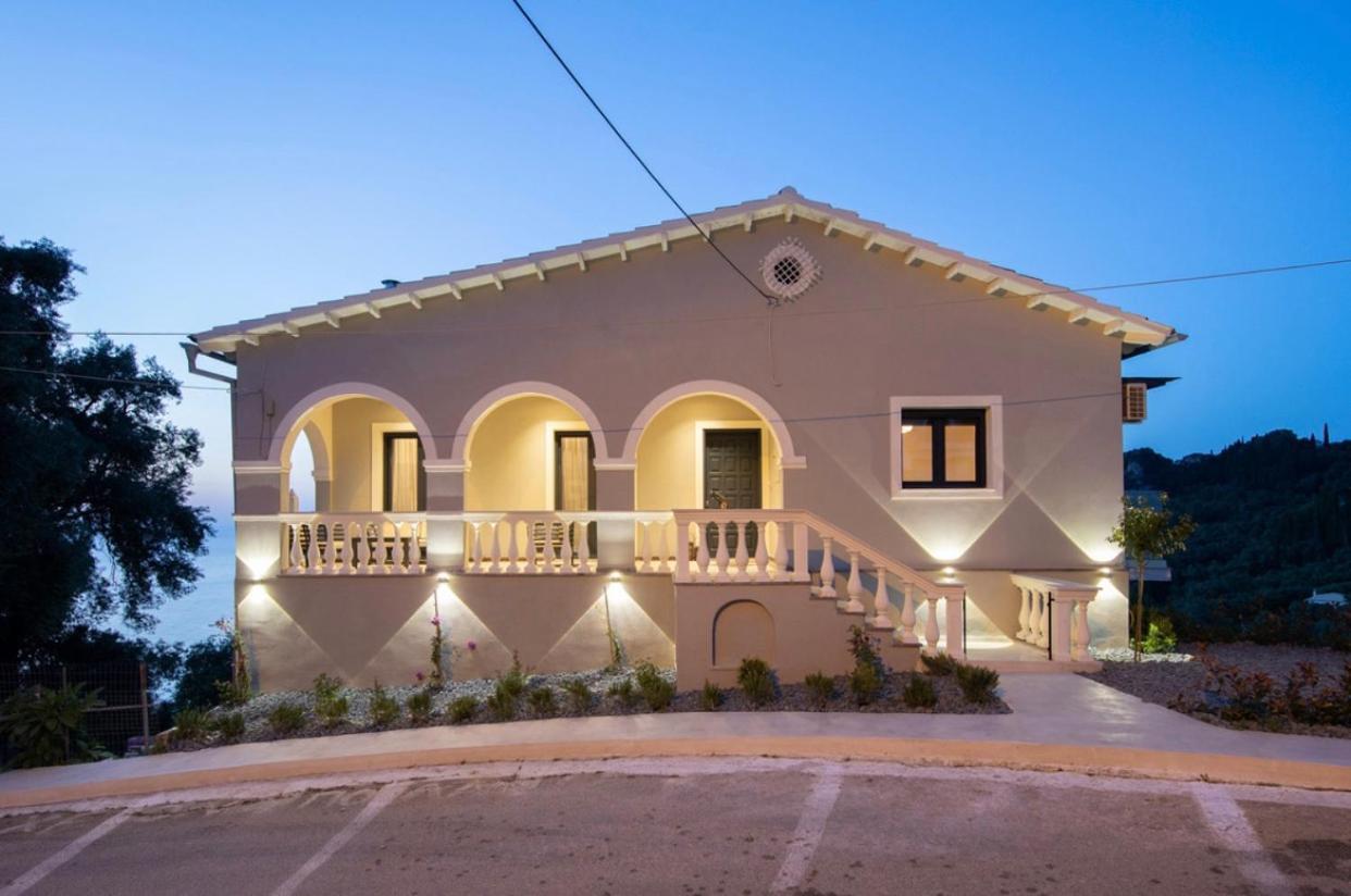 Irida Sunset Villa Pentati Exterior photo